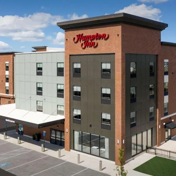 Hampton Inn Boston Logan Airport Chelsea，位于Melrose的酒店