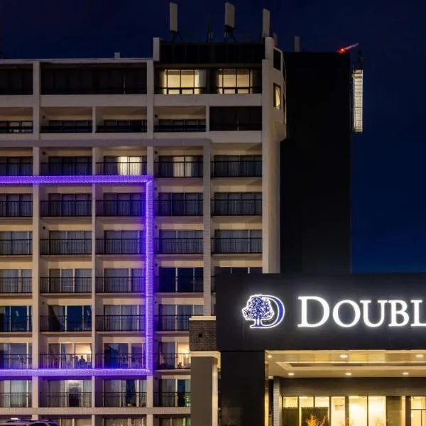DoubleTree by Hilton Calgary North，位于Dalroy的酒店