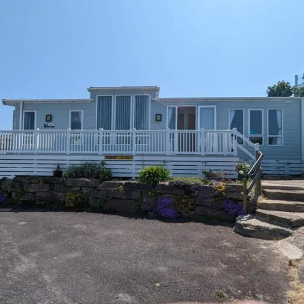 Caravan Swanage Bay View Holiday Park Dorset Amazing Location，位于斯沃尼奇的酒店