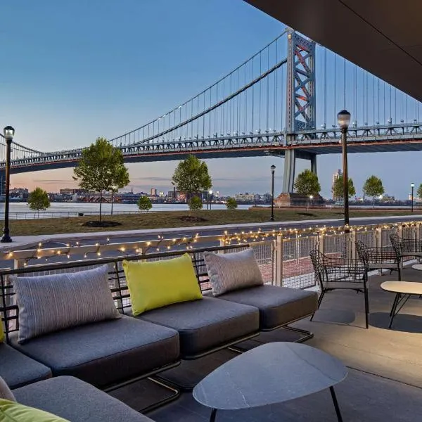 Hilton Garden Inn Camden Waterfront Philadelphia，位于Camden的酒店