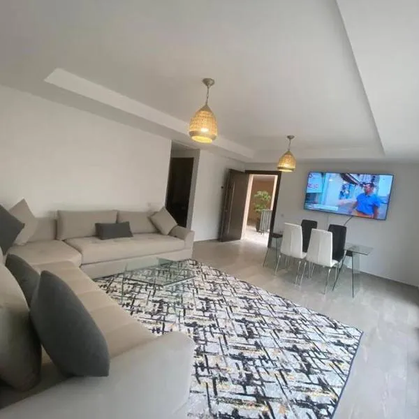 New Luxury Duplex Apt Taghazout，位于塔哈佐特的酒店