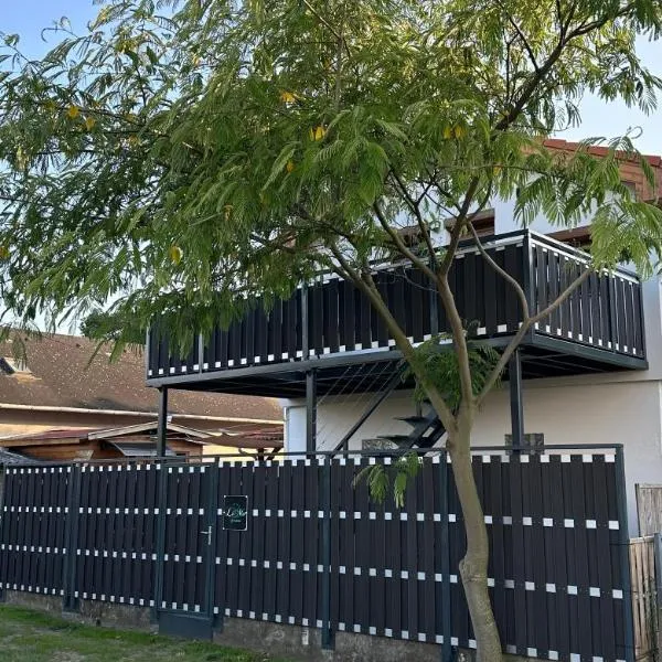 LiMo Apartman，位于福纽德的酒店