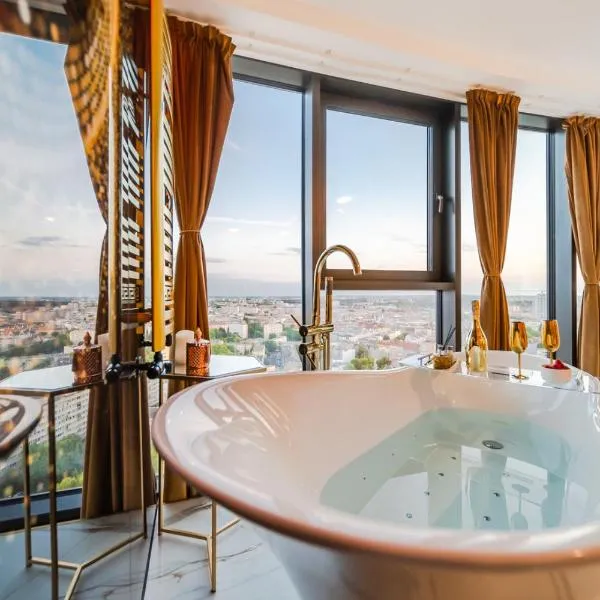 Hanza Tower GOLD-21 Deluxe 63m2 with Pool & Spa，位于什切青的酒店