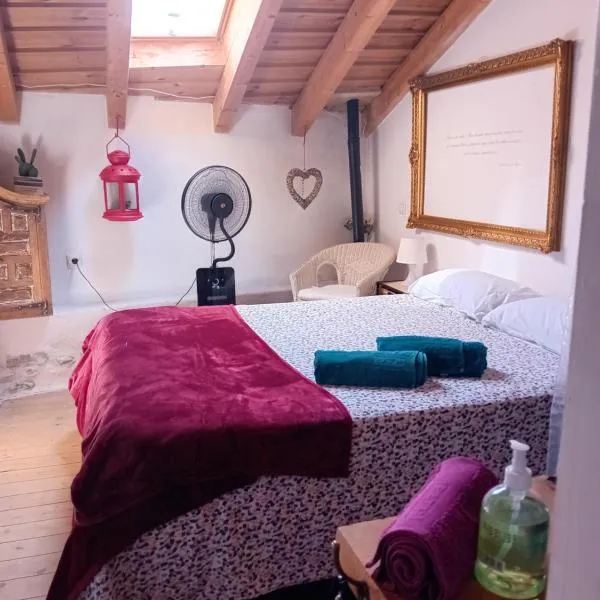 Casita con encanto tranquilidad VILLAVIEJA DEL LOZOYA Wi-Fi EN SIERRA DE MADRID Y A 40 M DE CAPITAL，位于洛索亚河畔布伊特拉戈的酒店