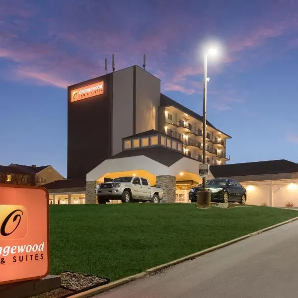 Orangewood Inn & Suites Kansas City Airport，位于Platte Gardens的酒店