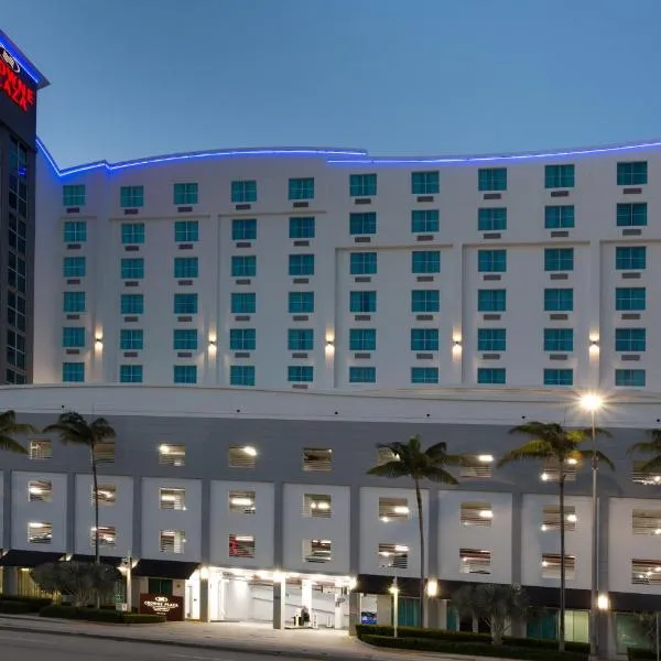 Crowne Plaza Hotel & Resorts Fort Lauderdale Airport/ Cruise, an IHG Hotel，位于Birch Ocean Front的酒店
