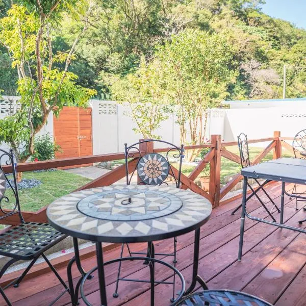 やんばるの自然に囲まれた一棟貸し切りの古民家宿，位于名户的酒店