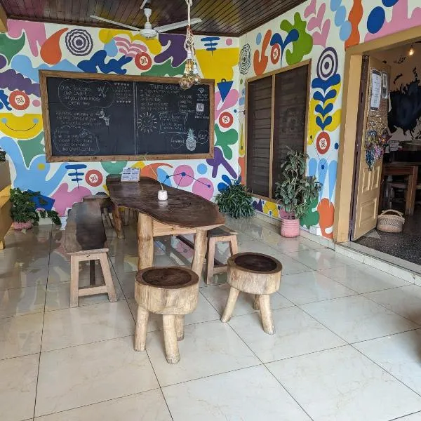 Tumi Hostel，位于Denchem Buoso的酒店