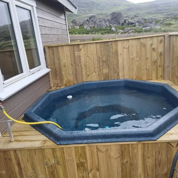 Hvammur 6 with private hot tub，位于Kaldrananes的酒店