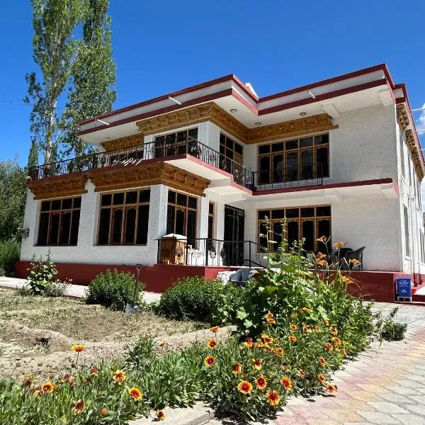 Nature Palace Farmstay，位于Shūshot的酒店
