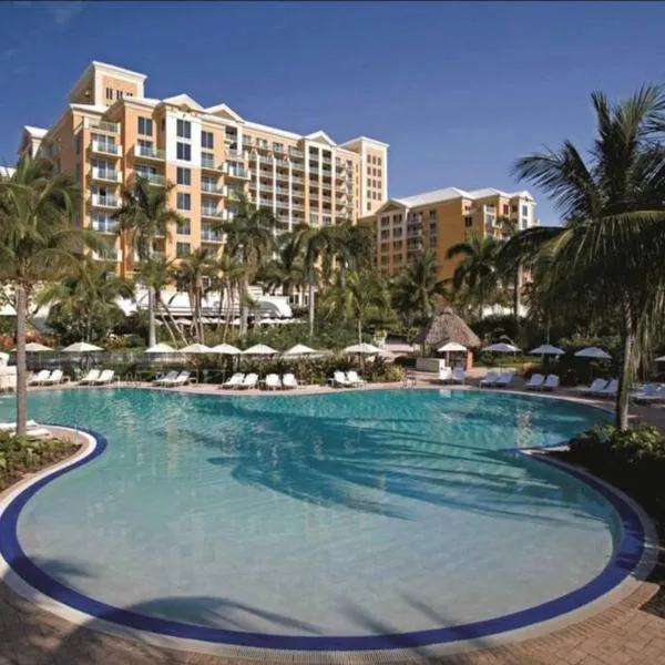 Charming 5 Star Condo Unit Situated at Ritz Carlton-Key Biscayne，位于迈阿密的酒店