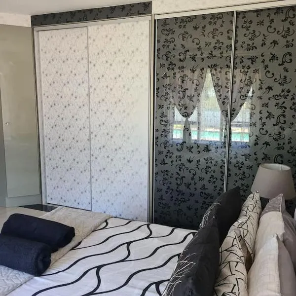 Umhlanga Rocks Guesthouse flat，位于德班的酒店