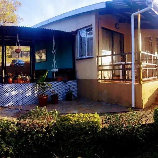 Otentik guesthouse，位于姆巴巴内的酒店