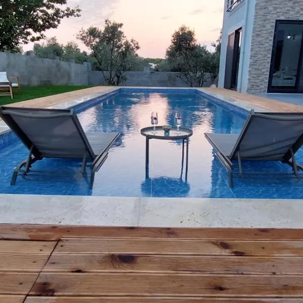 Villa Olea - Relax in nature，位于Kayacık的酒店
