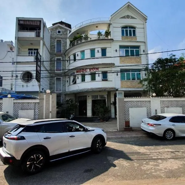 玉山酒店，位于Ấp Thành的酒店