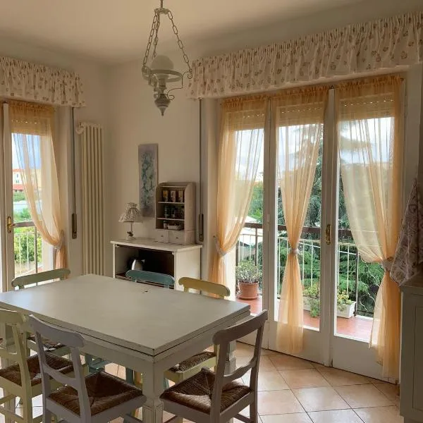 Casa Viola vicino al mare by SMART-HOME，位于瓦莱克罗夏的酒店