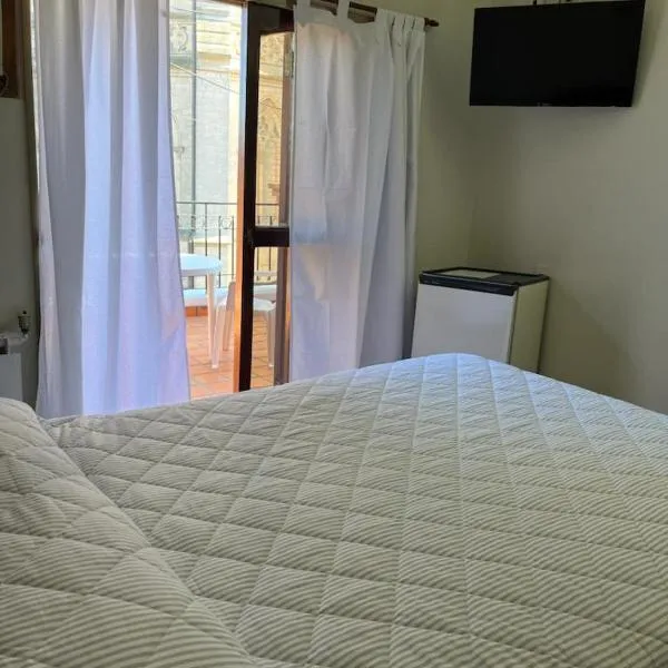 Hotel Catedral，位于卢汉的酒店