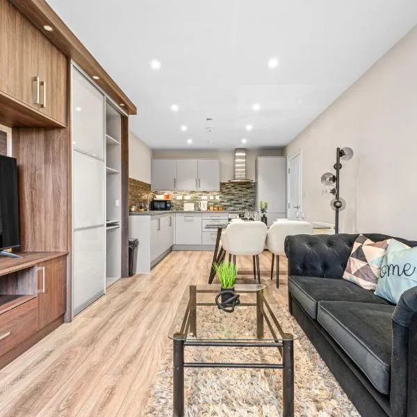 2 bed, 2 bath Gated Heathrow Lux Apartment，位于西德雷顿的酒店