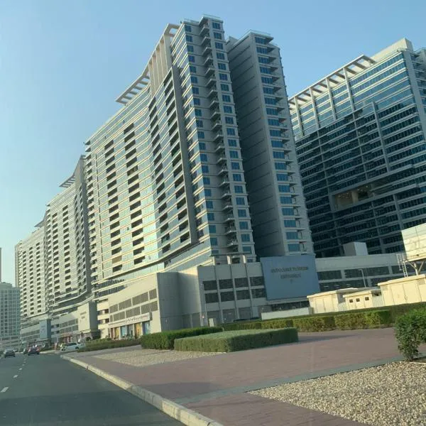 Skycourts entire apartment-120m2-big balcony，位于‘Ūd al Bayḑāʼ的酒店
