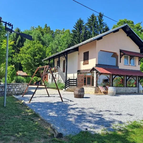 Vineyard cottage Apartment Pr Koprčevih，位于Semič的酒店