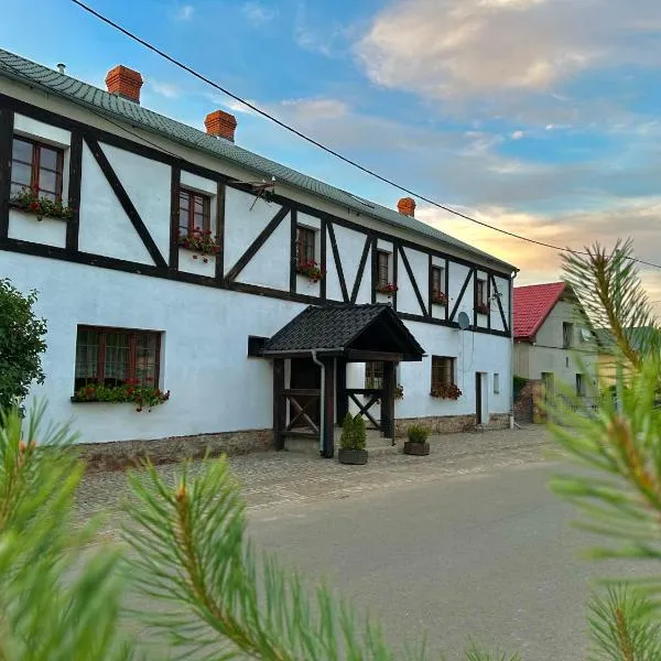 Dom Kawalera Ściborzyce Małe 35，位于Mokre的酒店