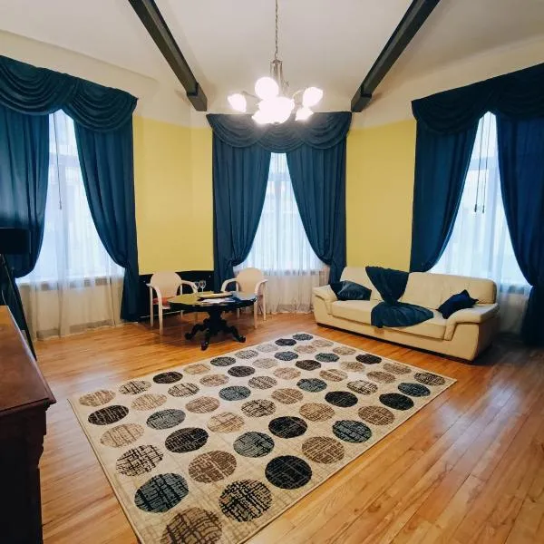 Riverside Old Town Spacious Apartment few steps from Dome square and Cathedral，位于里加的酒店