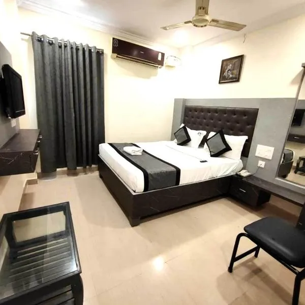 HOTEL VIGHNESHWARA INN，位于维杰亚瓦达的酒店