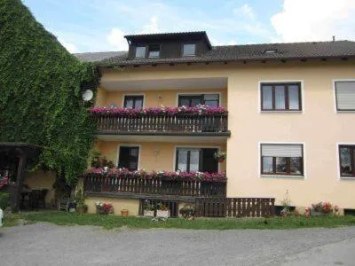 Ferien auf dem Bauernhof，位于Oberlangau的酒店