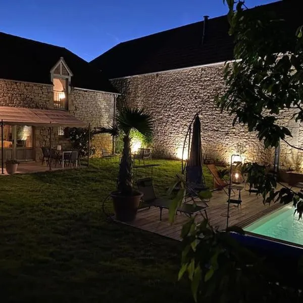 Maison de village avec piscine privative - gite-loubaribas，位于Condat的酒店
