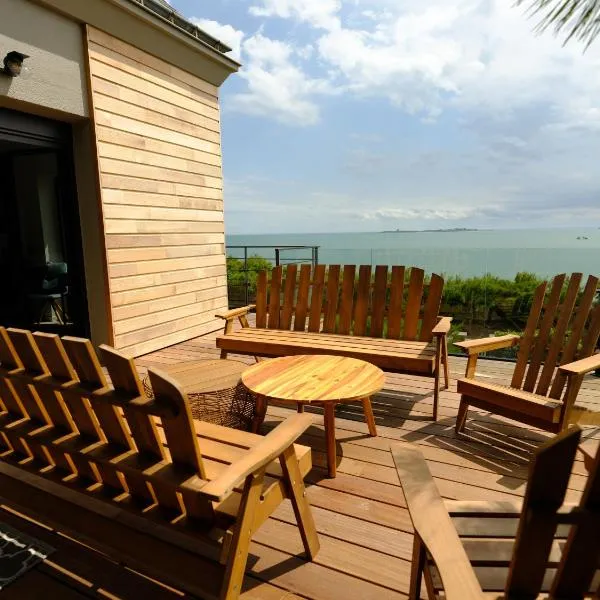 Le pavillon d'Eole-loft vue mer exceptionnelle，位于Réville的酒店