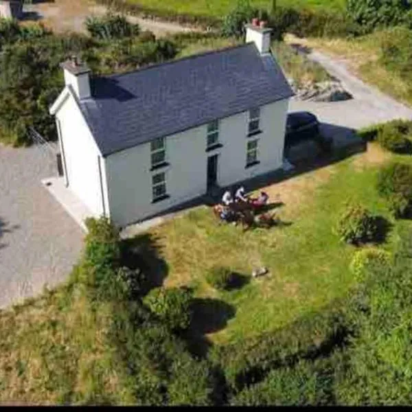 Idyllic Family farmhouse in beautiful West Cork，位于斯奇博瑞恩的酒店