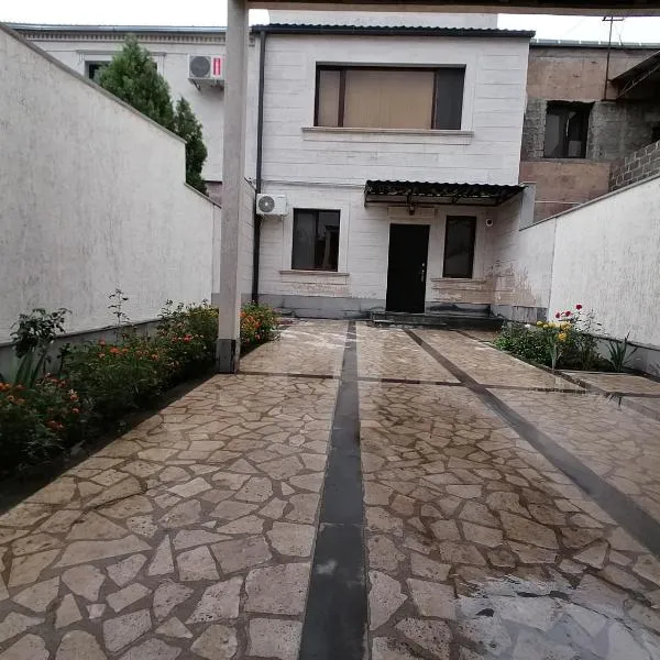OUR House，位于Armavir的酒店