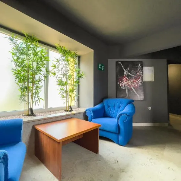 GRAND - Beachfront Rooms & Apartments，位于塞尔瑟的酒店