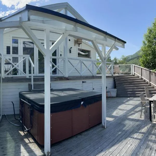 Jølster Holiday home，位于谢伊的酒店