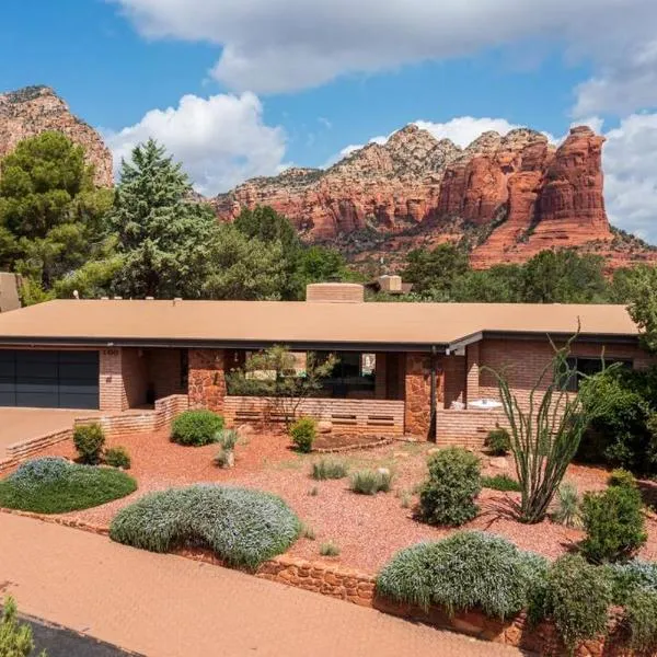 Jacuzzi, Walk to Trails, Stunning Views, Mid-Century Modern,Pool，位于塞多纳的酒店