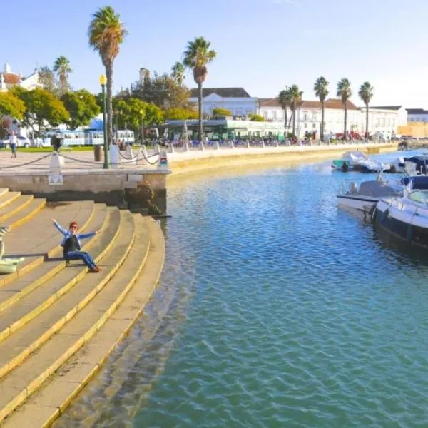 Divine Room，位于法鲁的酒店