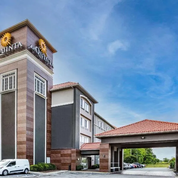 La Quinta Inn & Suites by Wyndham Norfolk，位于Willoughby Terrace的酒店