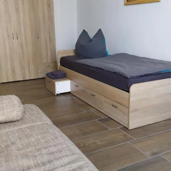 Monteurzimmer，位于奥得河畔法兰克福的酒店