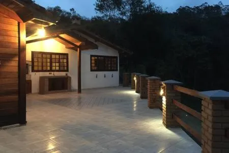 Recanto Vista Mantiqueira，位于圣布兰卡的酒店