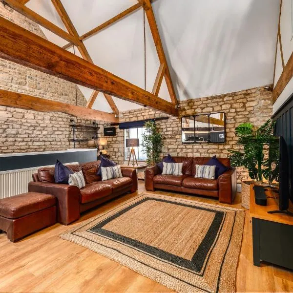 Luxury town centre loft apartment in converted Granary，位于Ketton的酒店