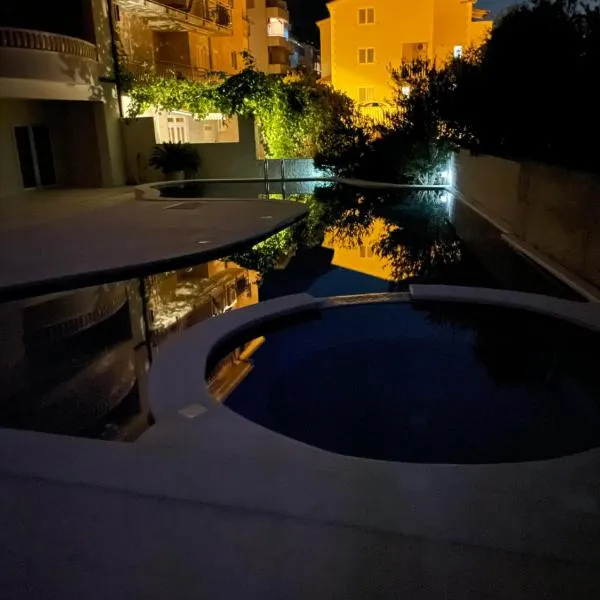 Apartment Dalmatien Traumhaus，位于马卡尔斯卡的酒店