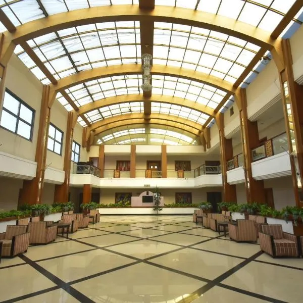Hotel Royal Highness,位于Tinsukia的酒店