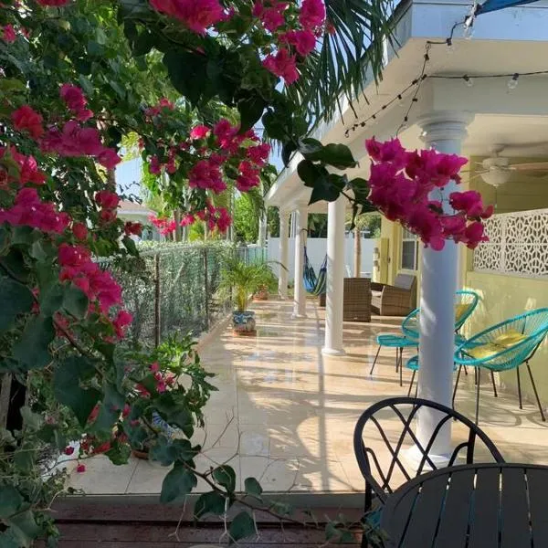 The Diver's Inn Grand Cayman，位于Brinkleys的酒店