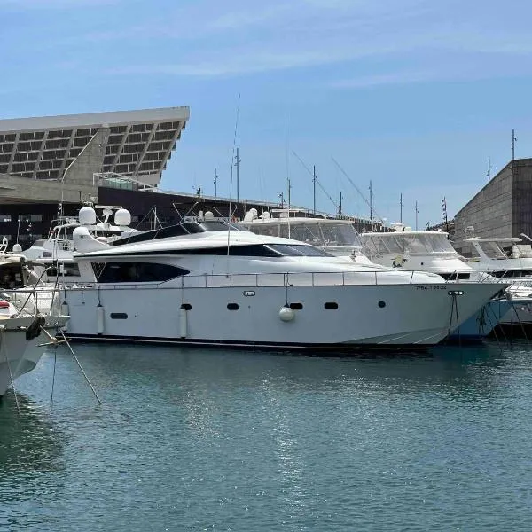 YACHT 20Metros，位于巴塞罗那的酒店