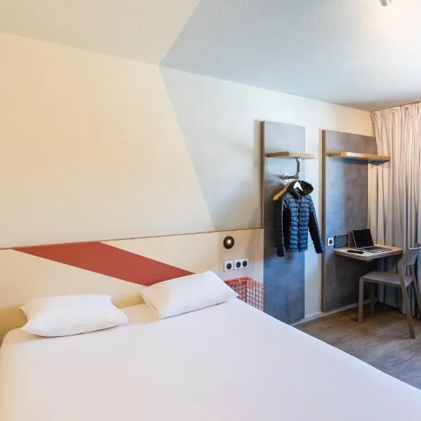 昂古莱姆中心宜必思快捷酒店，位于拉库罗讷的酒店