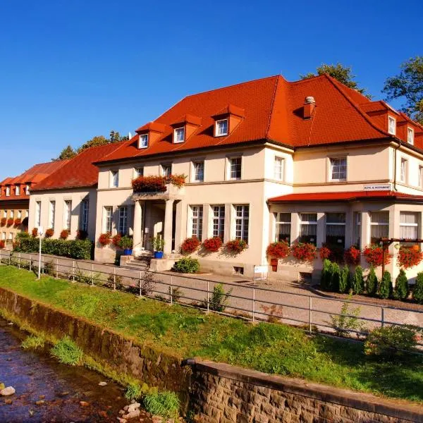 Hotel Sächsisches Haus，位于巴特戈特洛伊巴的酒店