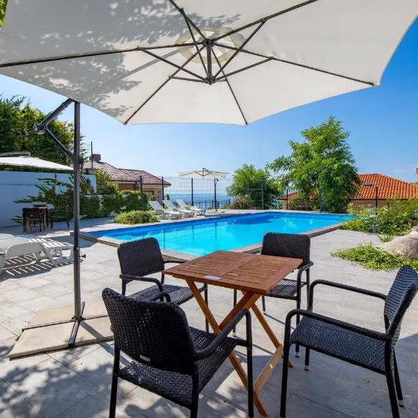 Villa Oleander Apartman Aria，位于Poljane的酒店