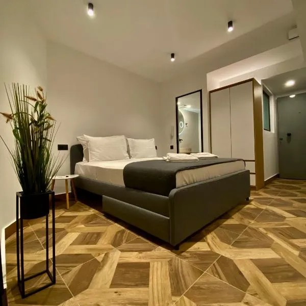 Sunshine Cozy Central Studio Basement，位于海若克利欧的酒店