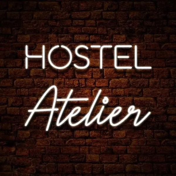 Atelier Hostel，位于Osieczna的酒店