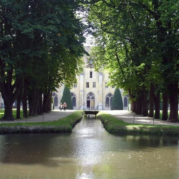 Superbe appartement en plein centre ville，位于Viarmes的酒店